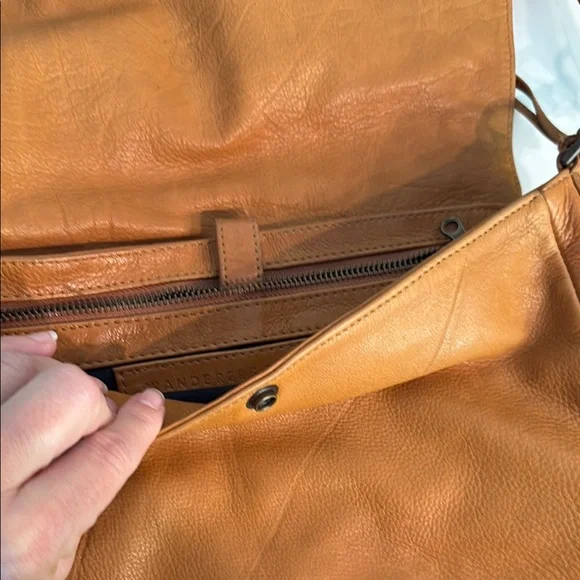 Wanderers Caramel Leather Shoulder Bag - Picture 2 of 3